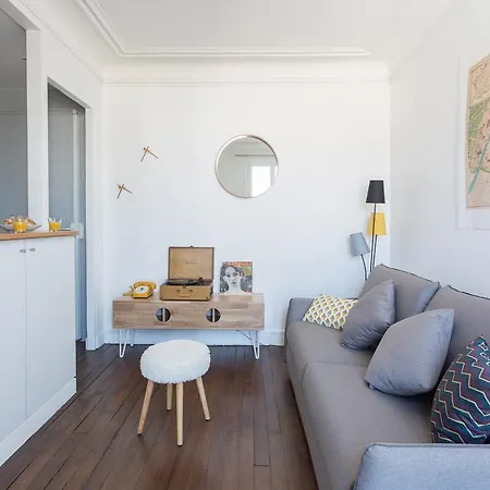 Design Nest - Center Of *
